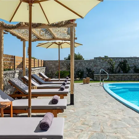 Villa Rose On The *