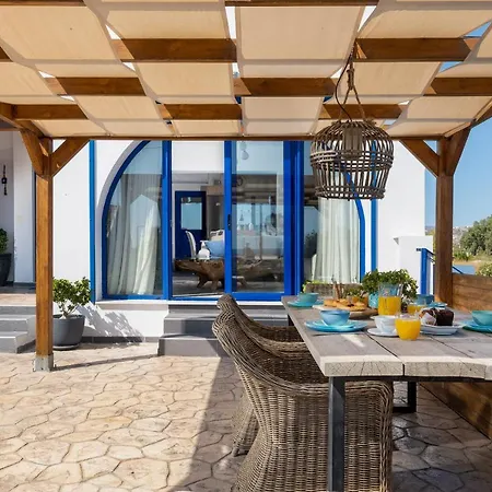 Villa Rose On The