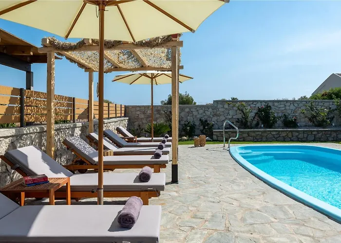 Villa Rose On The *