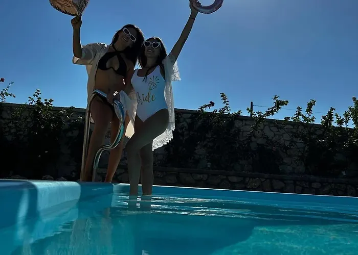 فيلة Rose On The *